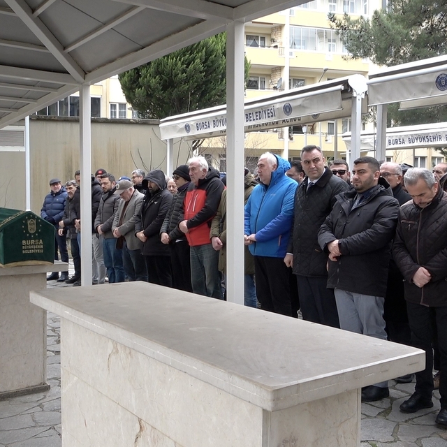 Yazar Ahmet Turan Alkan Bursa'da toprağa verildi