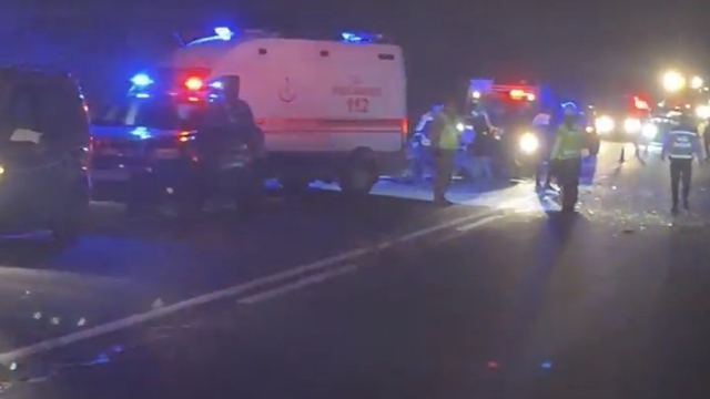 Mardin'de otomobil ile hafif ticari araç çarpıştı: 3 ölü, 2 yaralı