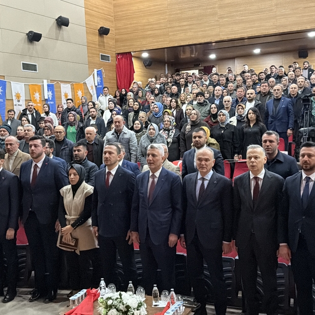 Bakan Bolat: "İhracat rekoru kırdık"
"Enflasyon ve hayat pahalılığı ile müc...