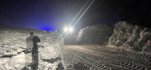 Erzincan-Sivas kara yolu çığ düşmesi sonucu ulaşıma kapandı (2)