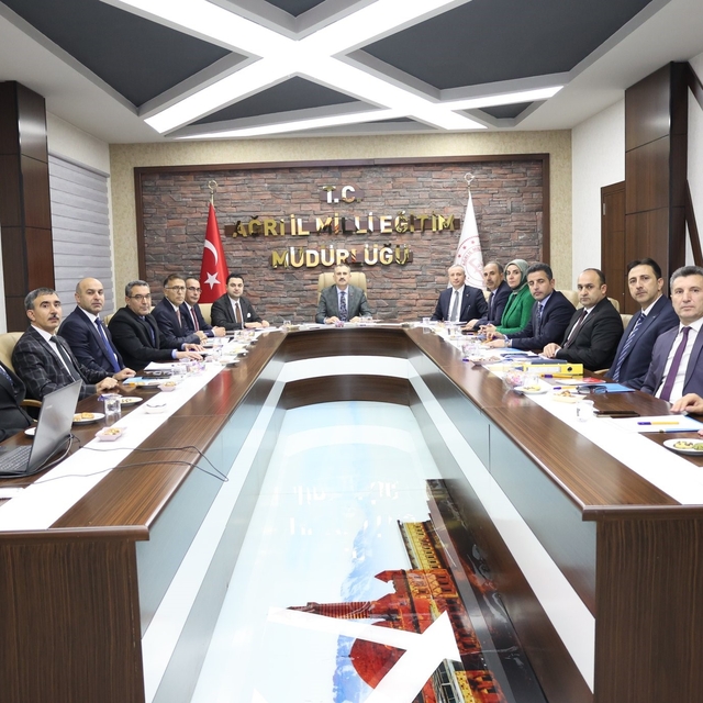 Ağrı Valisi Bozkurt, Eleşkirt'teki çalışmaları yerinde inceledi