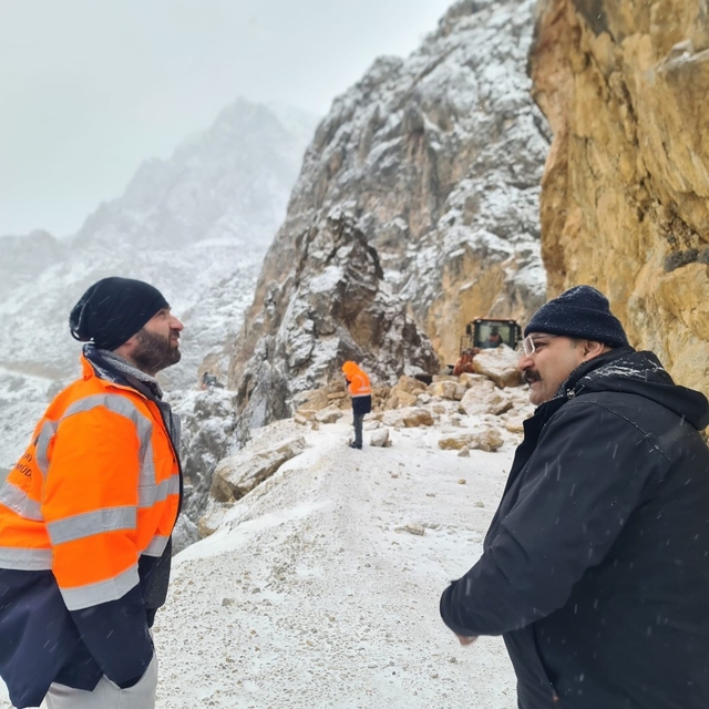 Taş Yolu'nda tehlike oluşturan kaya ve taşlar temizlendi