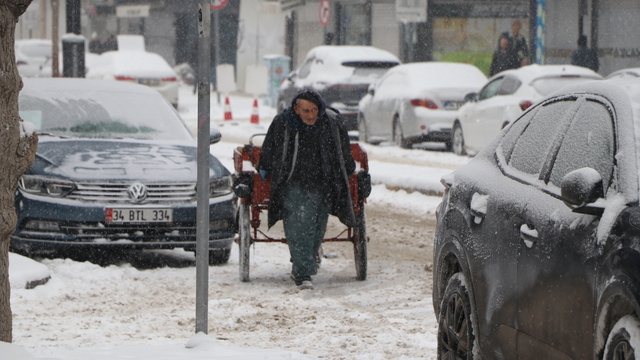 Van'da 110 yerleşim yeri ulaşıma açıldı