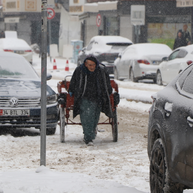 Van'da 110 yerleşim yeri ulaşıma açıldı