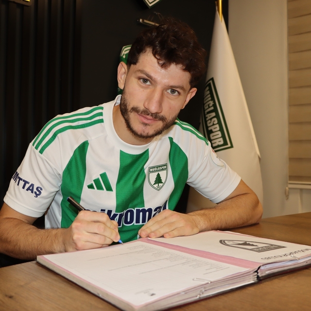 Muğlaspor orta sahaya oyuncusu Temelci'yi renklerine bağladı