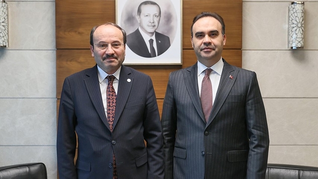 ETÜ Rektörü Çakmak, Bakan Kacır ile Erzurum'da çip üretimini görüştü