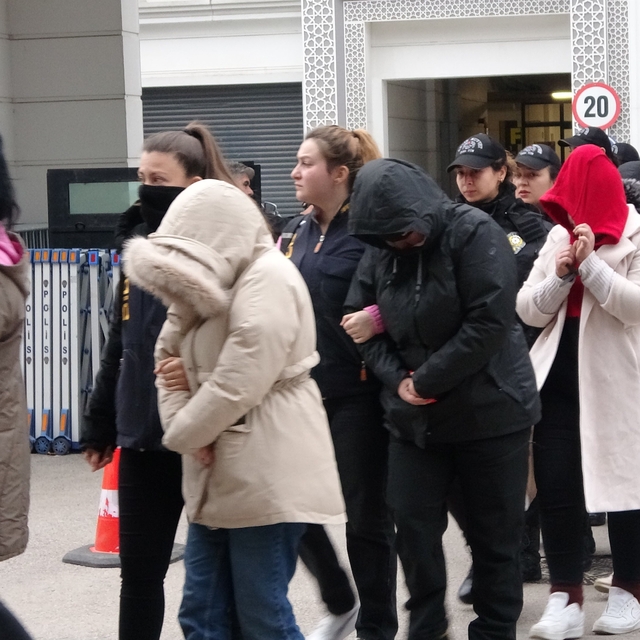 Yasa dışı bahis operasyonunda gözaltına alınan 61 şüpheli adliyeye sevk edi...