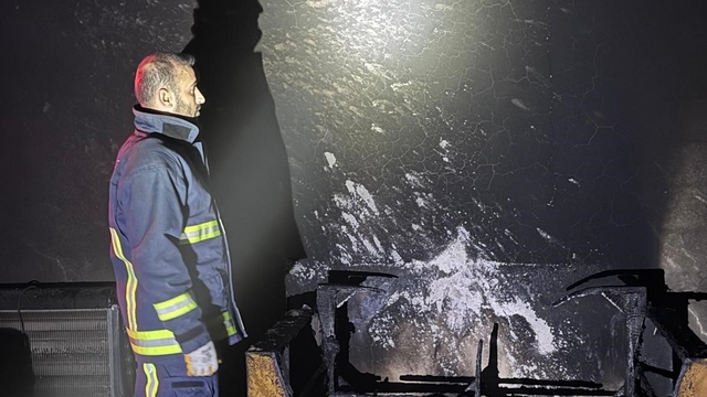 Van'da çıkan yangında bir ev kullanılamaz hale geldi