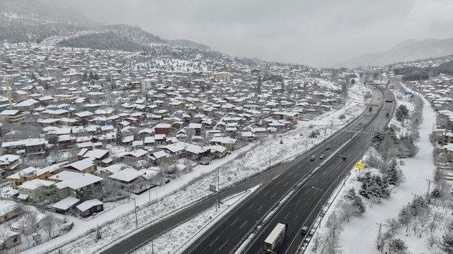 Pozantı beyaza büründü