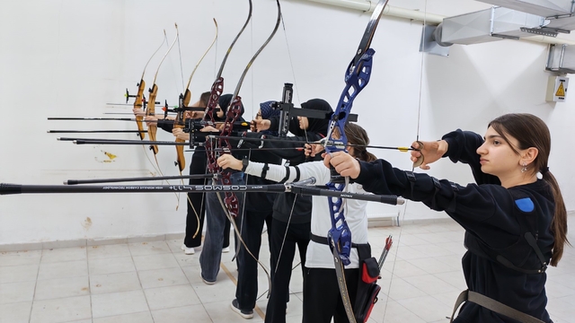 Bilecik'te okçuluk eğitimleri sürüyor