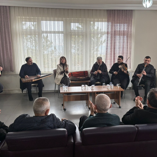 Huzurevi sakinlerine yönelik anlamlı konser