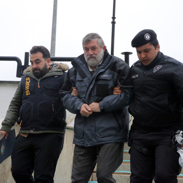 Muğla'da "yanıltıcı bilgi yayma" soruşturmasında 8 şüpheli adliyeye sevk ed...