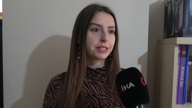 Genç kızı avukat gibi arayıp dolandırmaya çalıştı, sert kaya çarptığını anlayınca iş teklifinde bulundu
Dolandırılmaya çalışılan genç kız, ikna edilmeyince  'sizi de avukat yapalım' teklifini duydu, neye uğradığını şaşırdı
Elif Manış:  "Bizimle dalga geçer gibiydi"