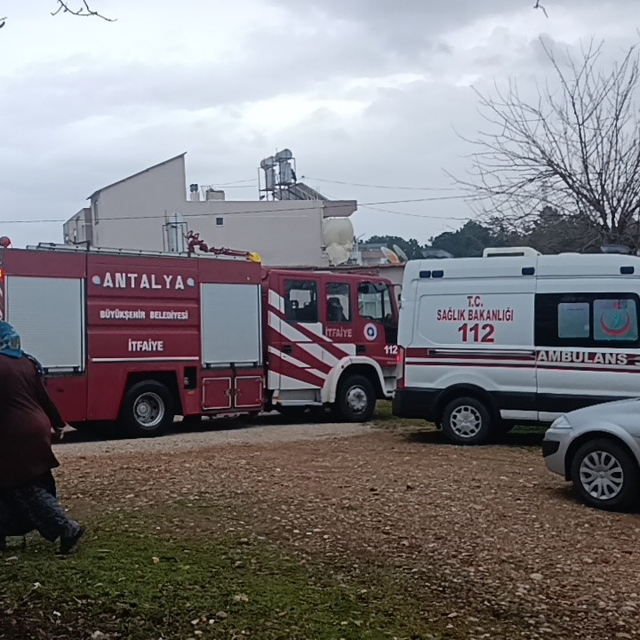 Bacadan düşen kıvılcımdan yangın çıktı: 4 kişi dumandan etkilendi