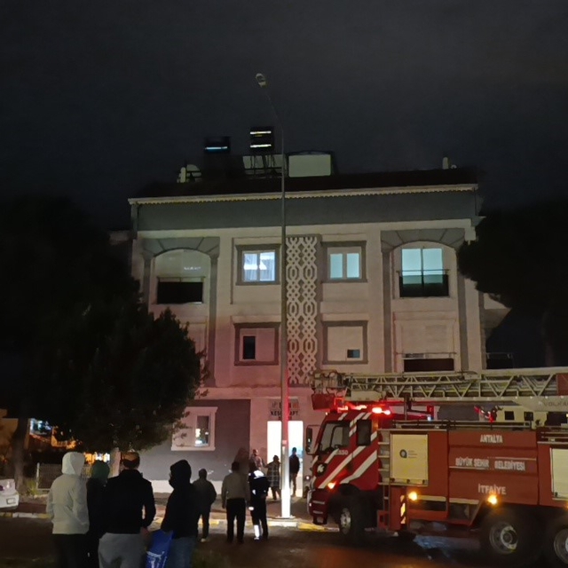 Bacadan etrafa saçılan kıvılcımlar yangın tedirginliğine neden oldu