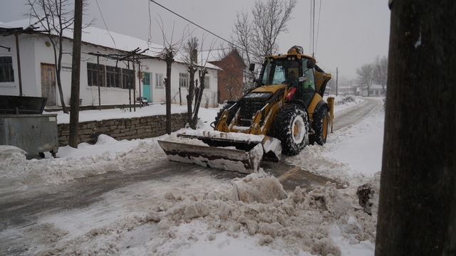 Balıkesir Büyükşehir Belediyesinden karla mücadele çalışmaları