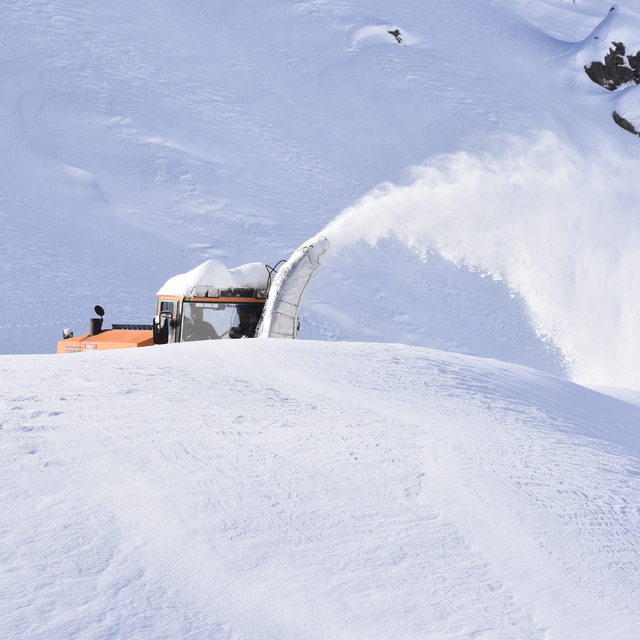 Bitlis'te 104 yerleşim yeri ulaşıma kapandı