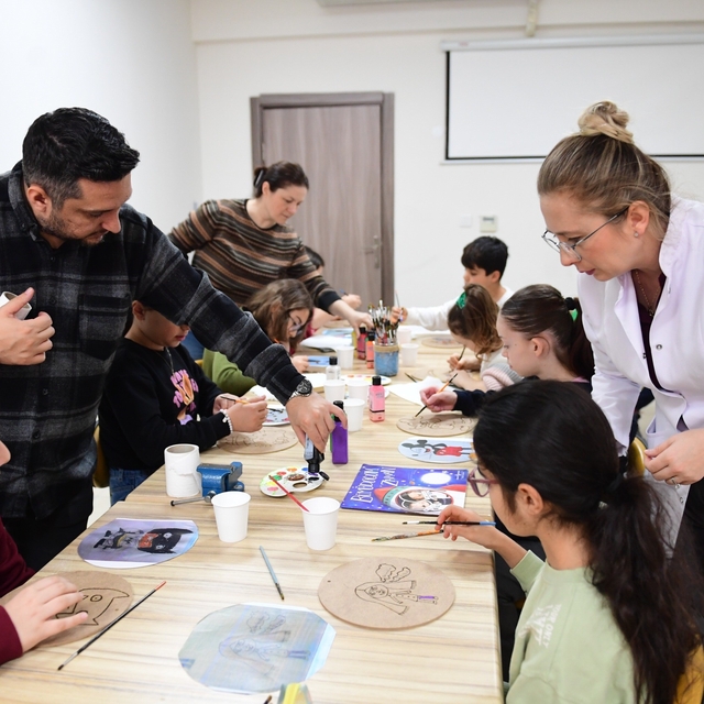 Osmangazi'de çocuklar kitaplardan ilham alarak üretiyor
Osmangazi'den çocuk...