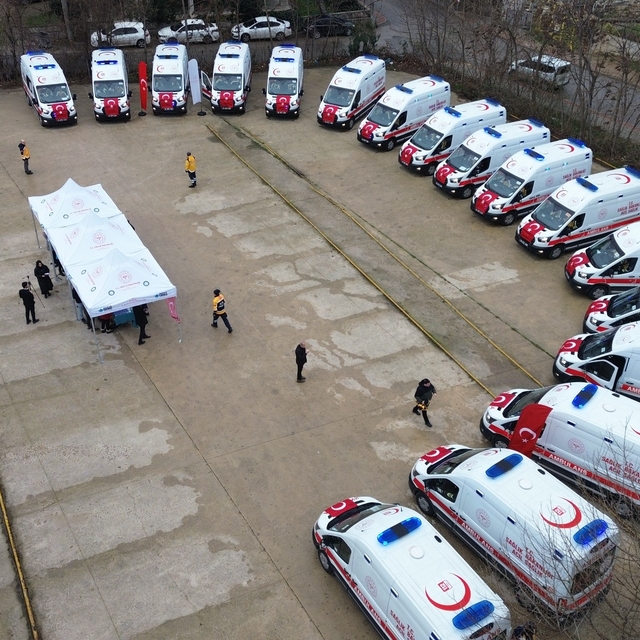 Bursa'ya 17 yeni 112 acil ambulansı
Sağlık Bakanlığı'ndan Bursa'ya 17 adet...