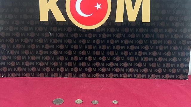 Yozgat'ta tarihi eser niteliğinde 8 sikke ele geçirildi