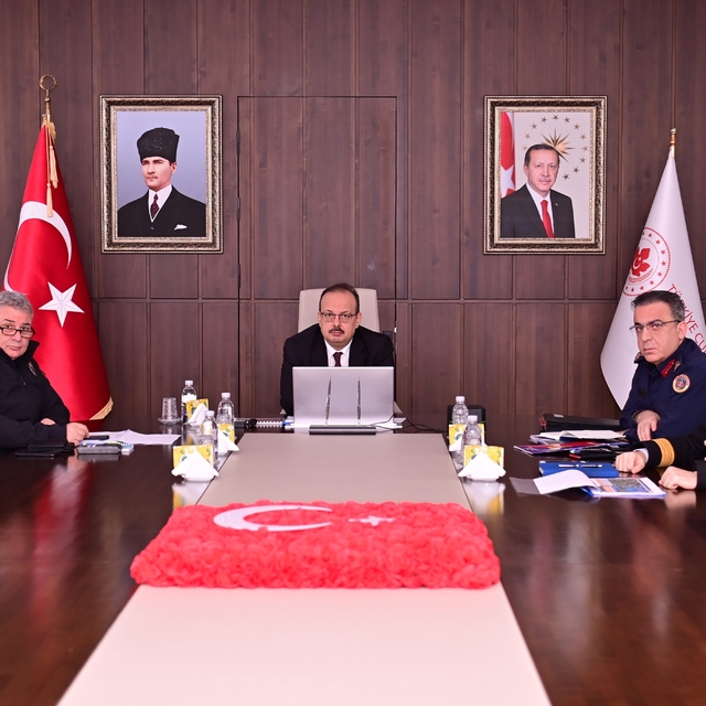 Vali Canbolat, Bakan Yerlikaya ile görüştü