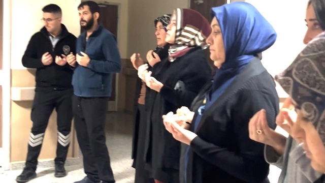 Simav'da vefat eden sağlık personelleri için kurban kesildi, lokma hayrı yapıldı