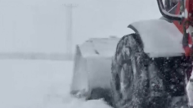 Gercüş'te hastalar için yollar küreklerle açıldı