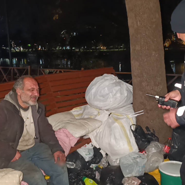 Bankta hayatını sürdüren adam, otelde konaklamayı kabul etmedi
Kurumlar sef...