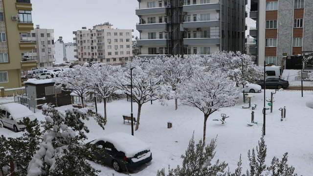 Kilis'te kar yağışı etkisini sürdürüyor