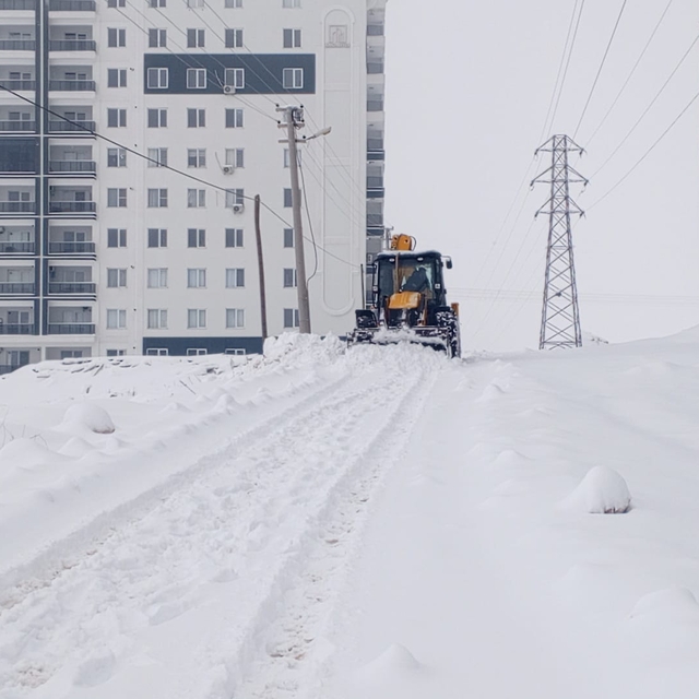 Mardin'de 90 kırsal mahallenin yolu kardan kapandı; 5 kazada 3 yaralı