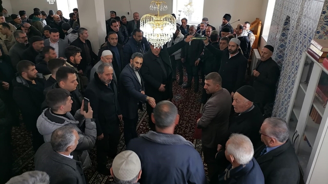 Hınıs'ta husumetli aileler ilçe protokolü ve kanaat önderlerinin araya girmesiyle barıştırıldı