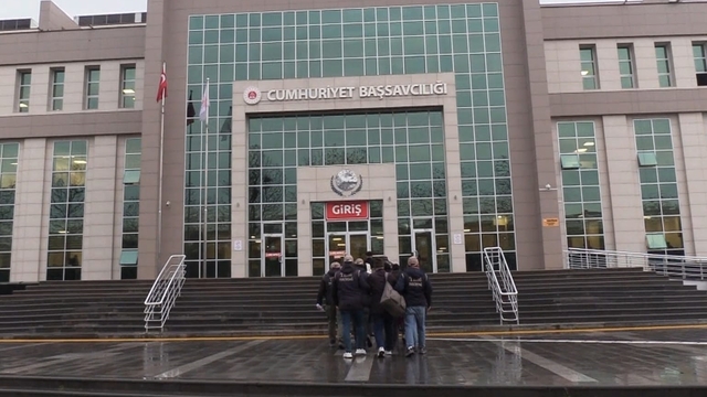 Tekirdağ'da yurt dışına kaçma hazırlığındaki 4 FETÖ mensubu ile beraberlerindeki kişi tutuklandı