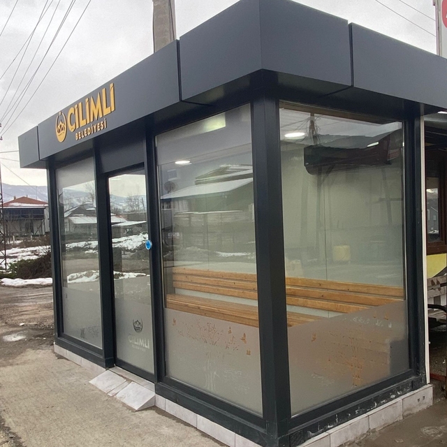 Kışın soğuktan yazın sıcaktan koruyacak
Çilimli'de ilk akıllı durak hizmete...