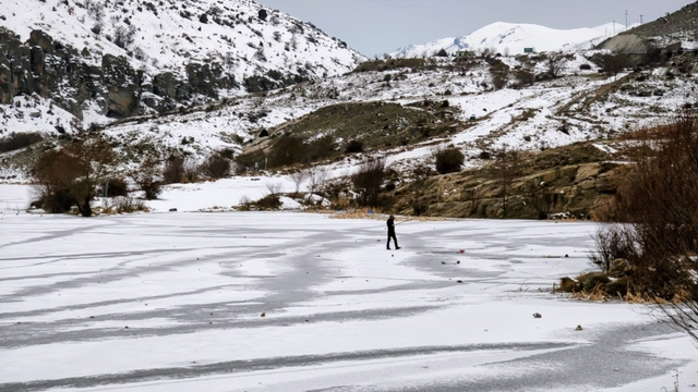 Bulumya Göleti buz tuttu