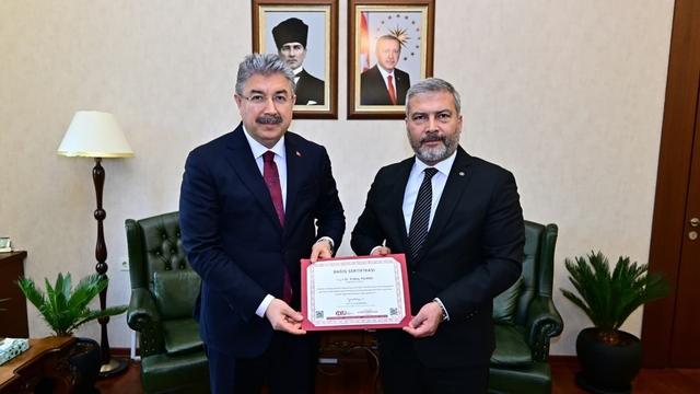 Eskişehir Valisi Yılmaz, Anadolu Üniversitesi Rektörü Adıgüzel'i kabul etti