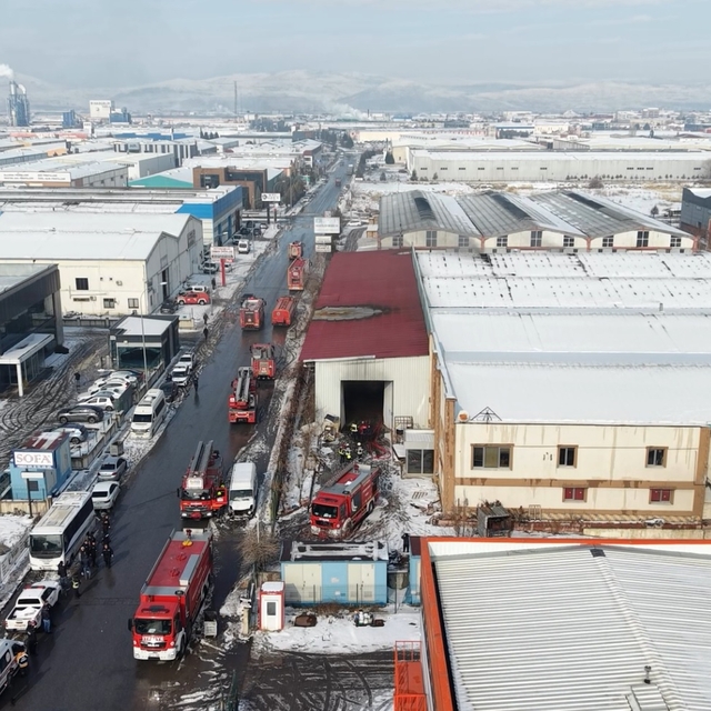 Kayseri'de mobilya fabrikasında yangın