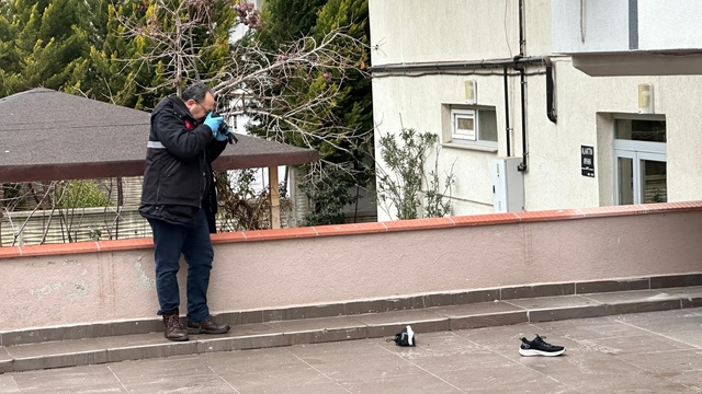 Uşak'ta çatıdan düşen adam hayatını kaybetti