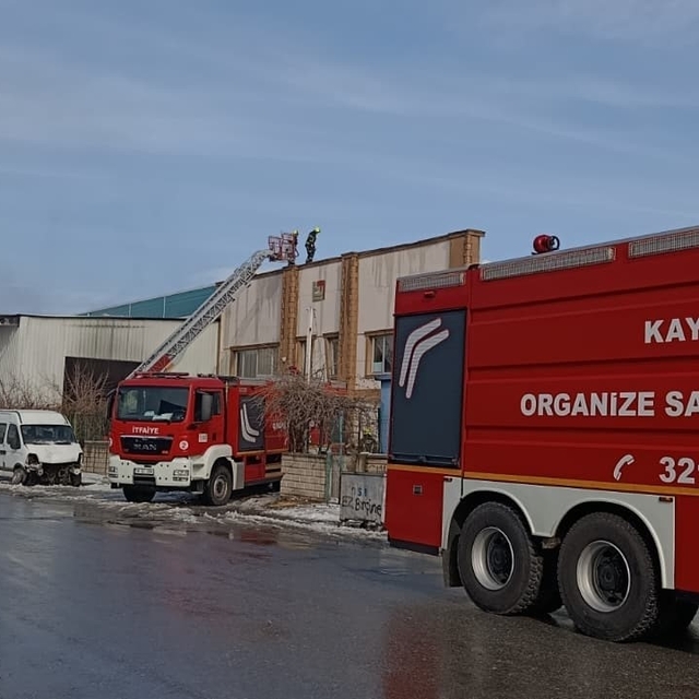 Kayseri'de korkutan fabrika yangını
