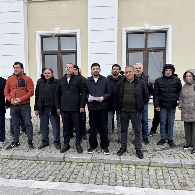 Edirne'de kapatılan Ulus Pazarı esnafı pazarın yeniden açılmasını talep ett...