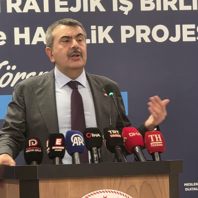 Milli Eğitim Bakanı Tekin, Kütahya'da mesleki eğitimle ilgili mesajlar verd...