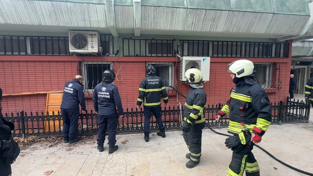 Cuma namazı öncesinde cami çarşısında yangın paniği
