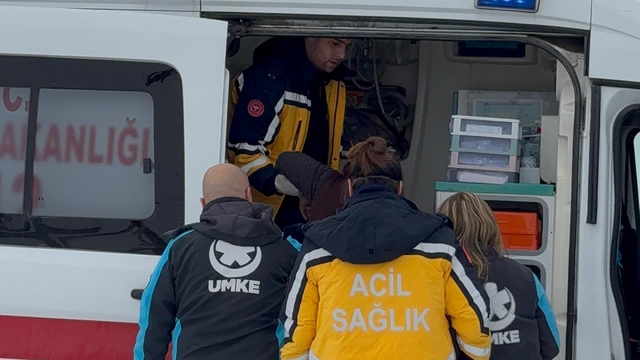 Mahsur kalan hastanın yardımına UMKE yetişti