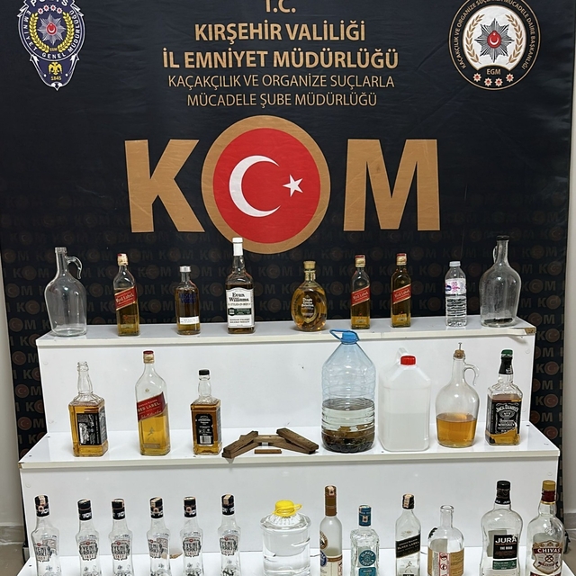Kırşehir'de kaçak alkol ele geçirdi