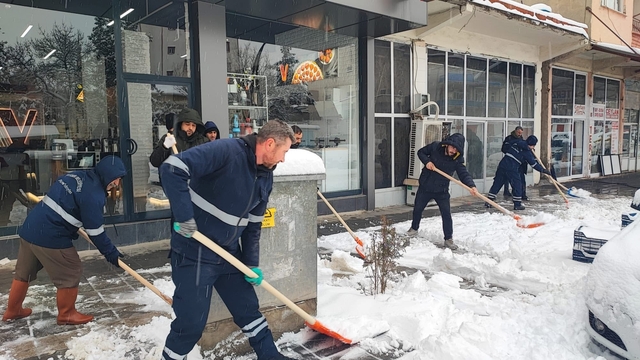 Çermik Belediyesi kar temizliğine başladı