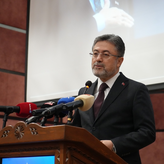 Tarım ve Orman Bakanı İbrahim Yumaklı'dan CHP'li belediyelere su eleştirisi...