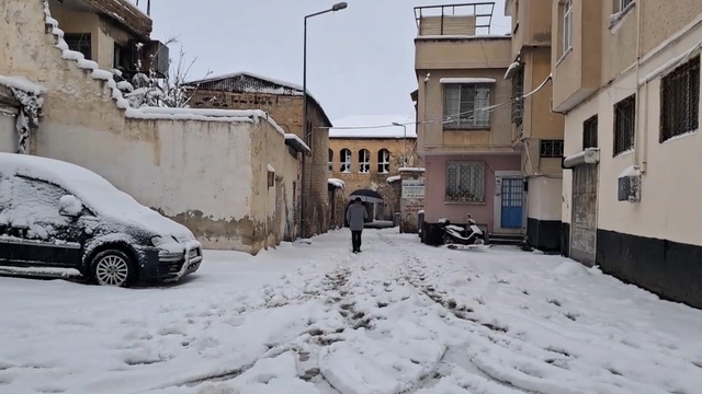 Kilis'te kar yağışı etkili oluyor