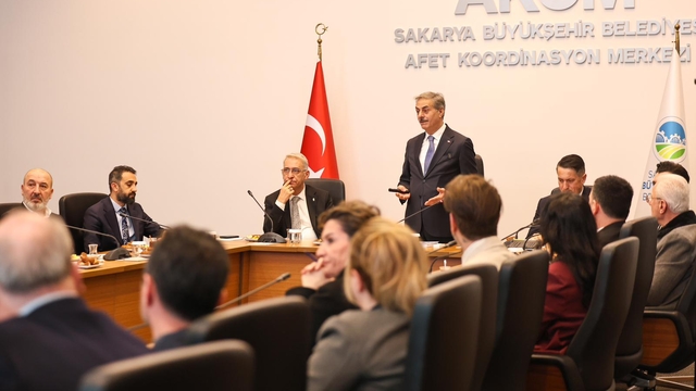 Büyükşehir Belediye Başkanı Alemdar, oda, dernek ve iş dünyası temsilcileriyle buluştu