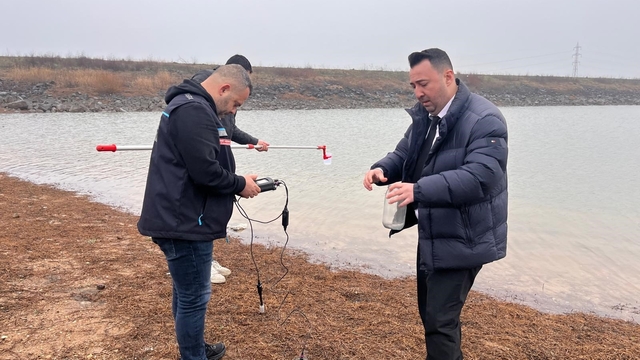 Tekirdağ'da gölette toplu balık ölümleri: Sudan numune alındı