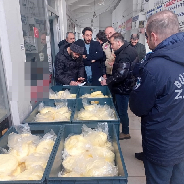 Ordu'da zabıta ekiplerinden sıkı denetim: Yarım ton yağ ve uygunsuz ürünler...