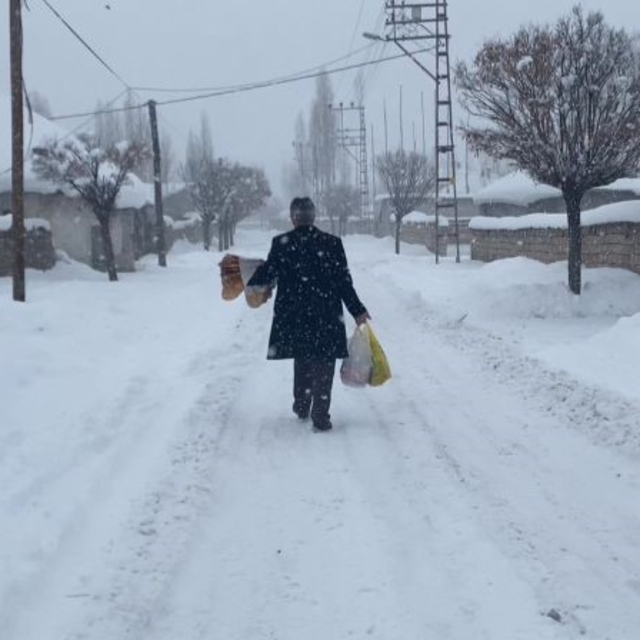 Patnos'ta kar yağışı yeniden etkisini gösterdi